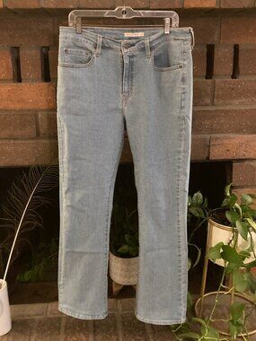Levi's 725 High Rise Bootcut Women's Jeans / Size 32 / Eternal Indigo Light Wash
